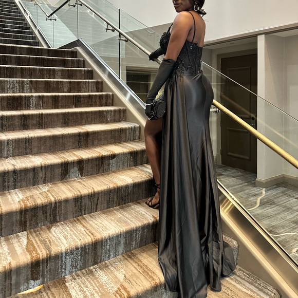 Stunningg spaghetti strap sweetheart neckline mesh corset gown - Picture 7 of 7